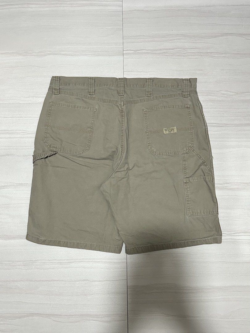 Wrangler Carpenter Jorts (Category: Shorts) located in Manila. Submitted by blessed.drei (Listing ID 1465712562, Image 1). Description: As New Condition Waist : 40 Length : 23 No Issues ₱350 + Shipping 📍 Deca Homes, Manila.