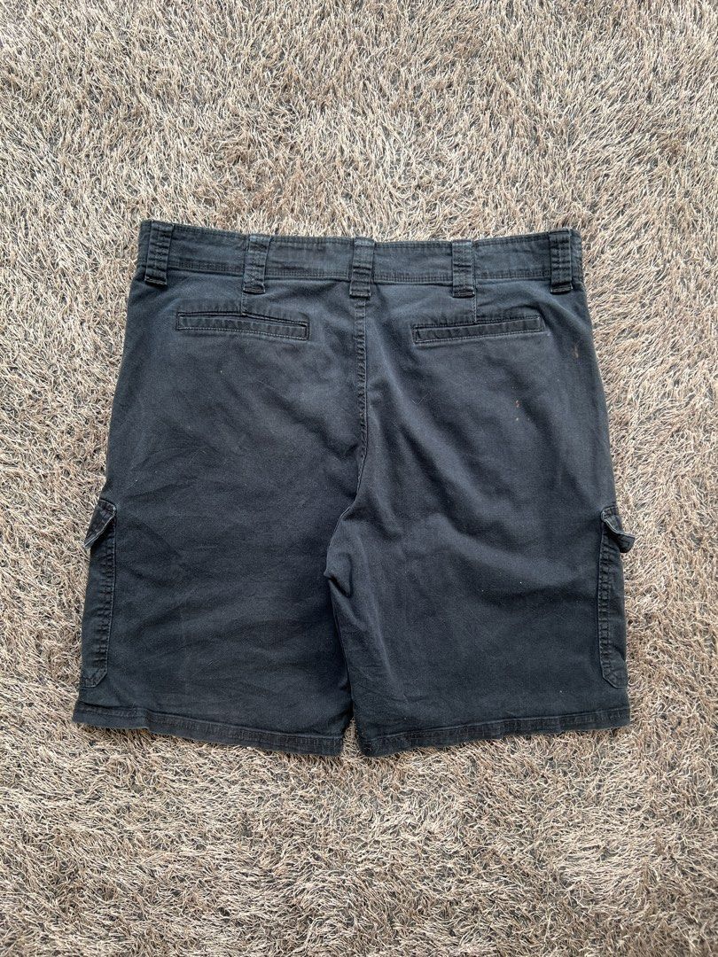 Wrangler Relaxed Fit Cargo Shorts Black Y2K Vintage Streetwear | Nike Adidas Jordan Ralph Lauren Tommy Hilfiger Lacoste Levi's Carhartt Dickies Burberry Stussy Bape (Category: Shorts) located in Digos. Submitted by nasosaaa (Listing ID 1465700585, Image 2). Description: - Brand: Wrangler - Color: Black - Fit: Relaxed fit for all-day comfort - Pockets: Multiple functional pockets on sides and back - Closure: Secure button closure with belt loops -
