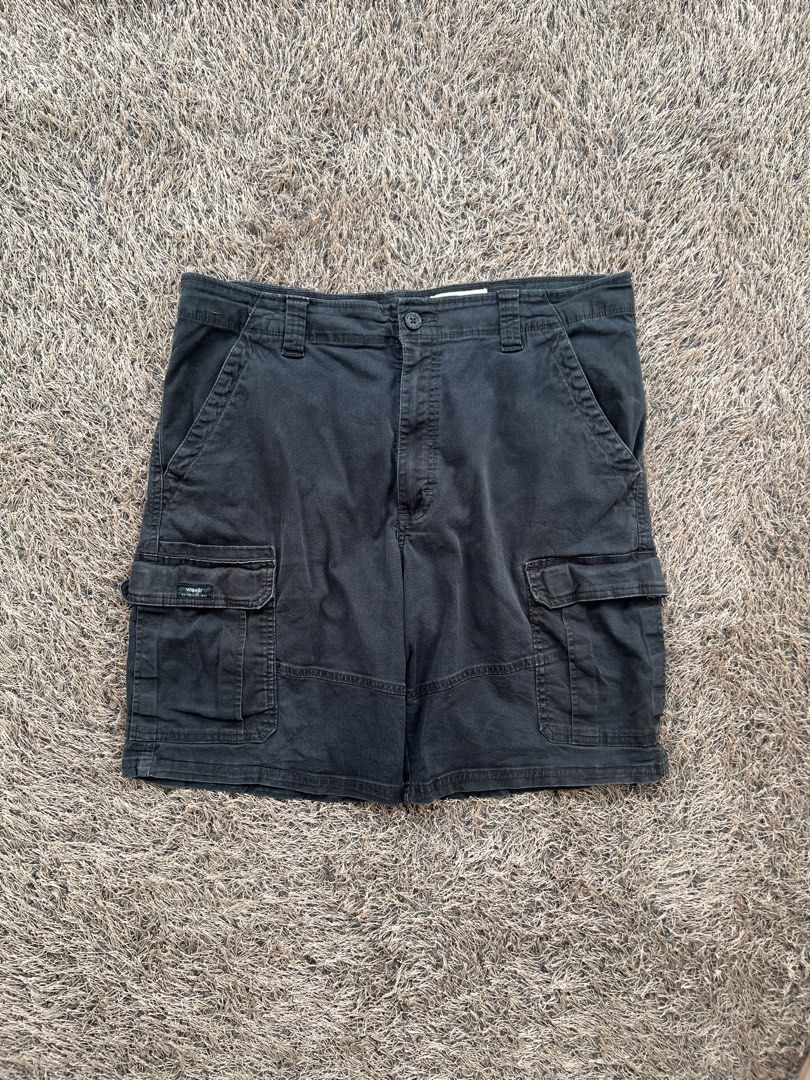 Wrangler Relaxed Fit Cargo Shorts Black Y2K Vintage Streetwear | Nike Adidas Jordan Ralph Lauren Tommy Hilfiger Lacoste Levi's Carhartt Dickies Burberry Stussy Bape (Category: Shorts) located in Digos. Submitted by nasosaaa (Listing ID 1465700585, Image 1). Description: - Brand: Wrangler - Color: Black - Fit: Relaxed fit for all-day comfort - Pockets: Multiple functional pockets on sides and back - Closure: Secure button closure with belt loops -