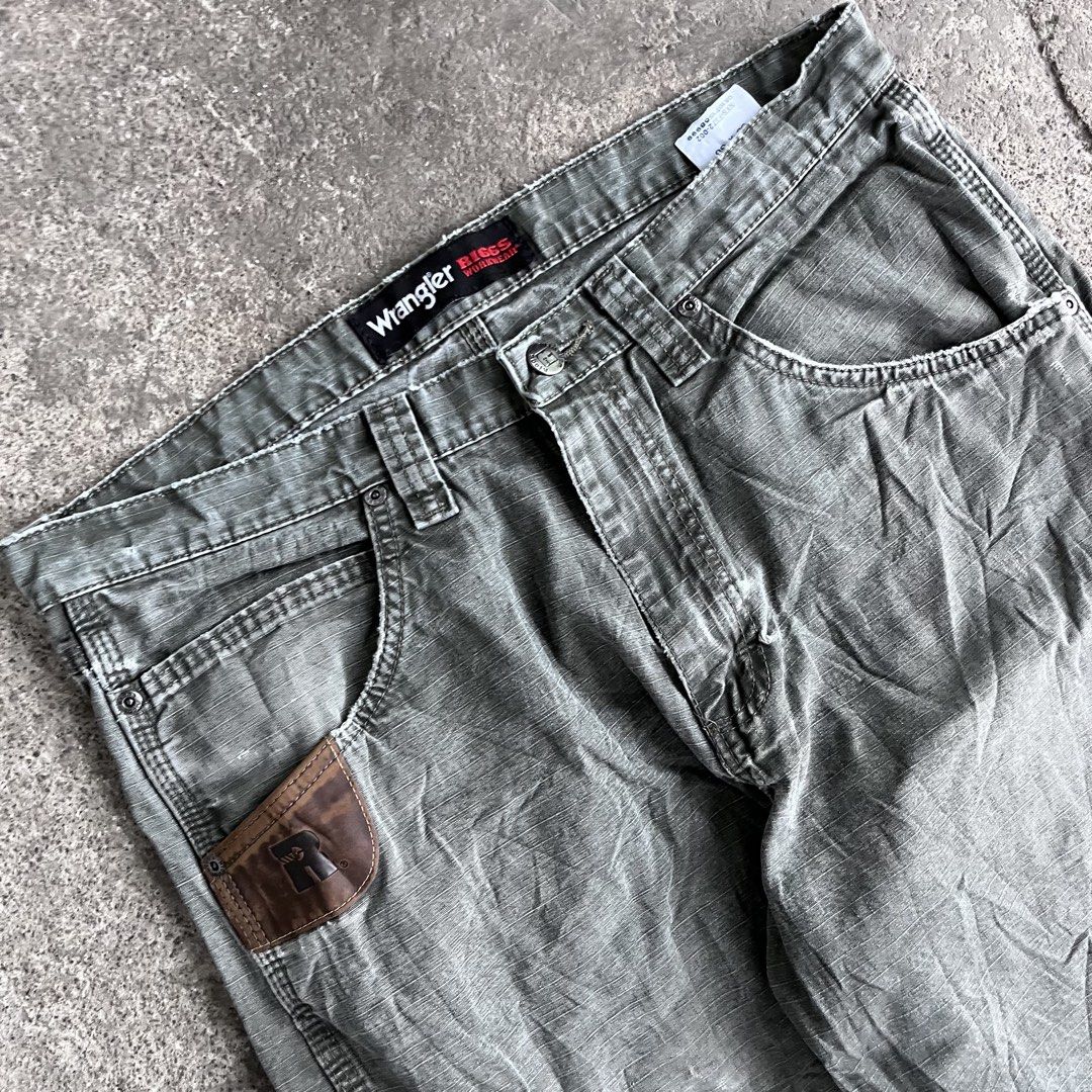 Wrangler Riggs (Category: Jeans) located in Nagcarlan. Submitted by swiftgem-d189 (Listing ID 1465637499, Image 2). Description: Pm for more details!.