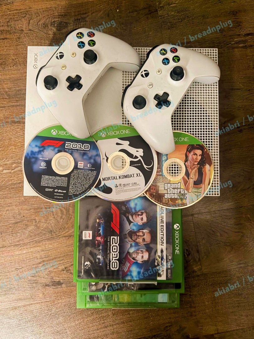Xbox One S (Category: Xbox) located in Manila. Submitted by akiabri (Listing ID 1465588489, Image 1). Description: Xbox One S 1TB Bundle (WYSIWYG) ₱6,300 (Negotiable) 🎮 Complete Bundle — Ready for Gaming Includes: - Xbox One S 1TB Console - Power Cable - 2 Original Xbox Controllers - 3 Games (Disc): - GTA V - Mortal Kombat - F1 2018 ✨ Condition: ✅ Xbox One S 1TB ✅ Console is working ✅ Both original controllers included ⚠️ LB/RB buttons on both c