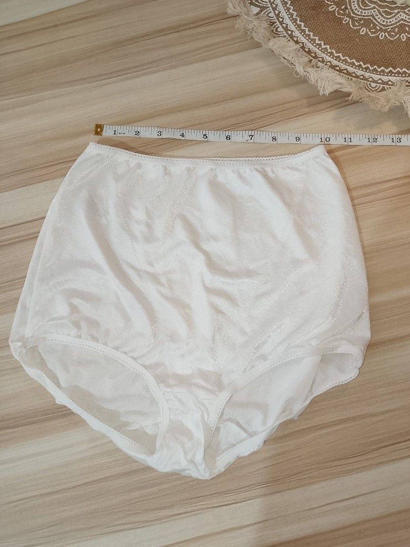 XL PLAYTEX WHITE PANTY (Category: Undergarments & Loungewear) located in Manila. Submitted by truecrystal-1407 (Listing ID 1465580861, Image 1). Description: .