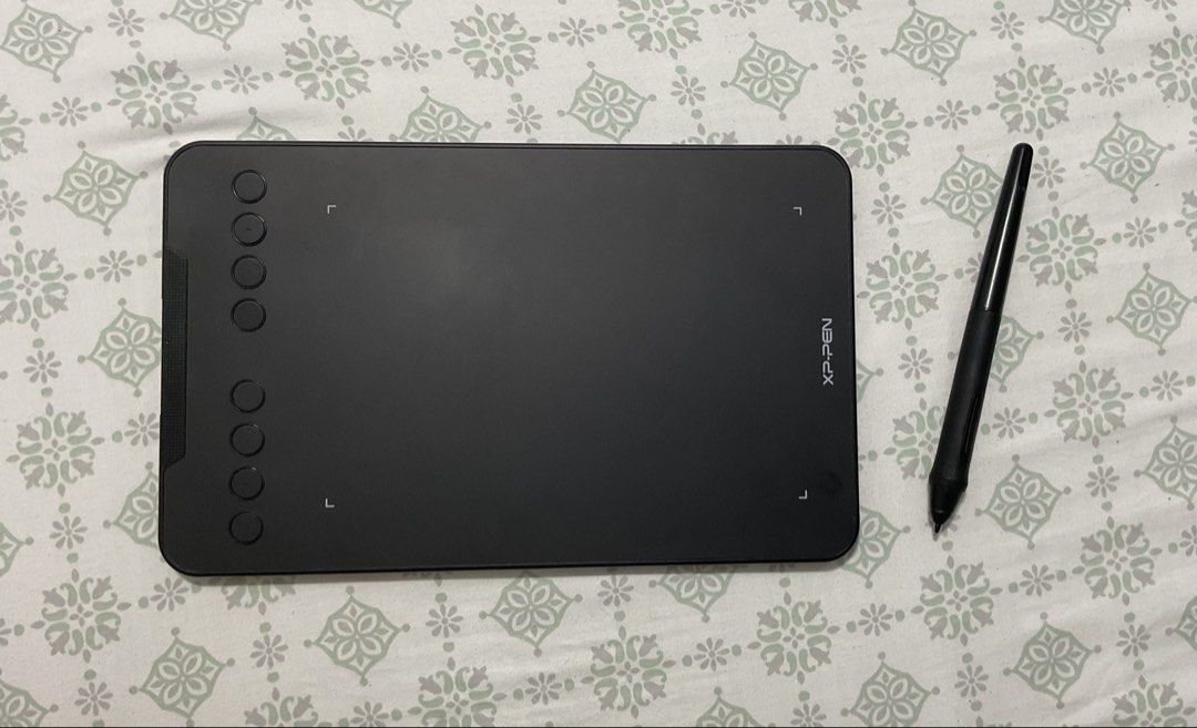 XpPen Deco mini7 (Category: Other Accessories) located in Tarlac. Submitted by notlion (Listing ID 1465682756, Image 1). Description: XP-Pen Deco mini7 Rfs:Not using it anymore Issues: Minor scratches on the top-left of the work area. These do not affect functionality and are only visible when light is reflected on it. Pen nib has been replaced once. Inclusions: See Photo 4 for the complete list of included items. Please refer to the photos for t