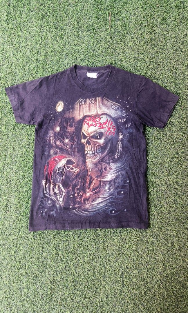 Y2k gothic skull back to back T-shirt (Category: Tshirts & Polo Shirts ) located in Manila. Submitted by mackussil (Listing ID 1465695447, Image 1). Description: as new condition no issue solid in person.