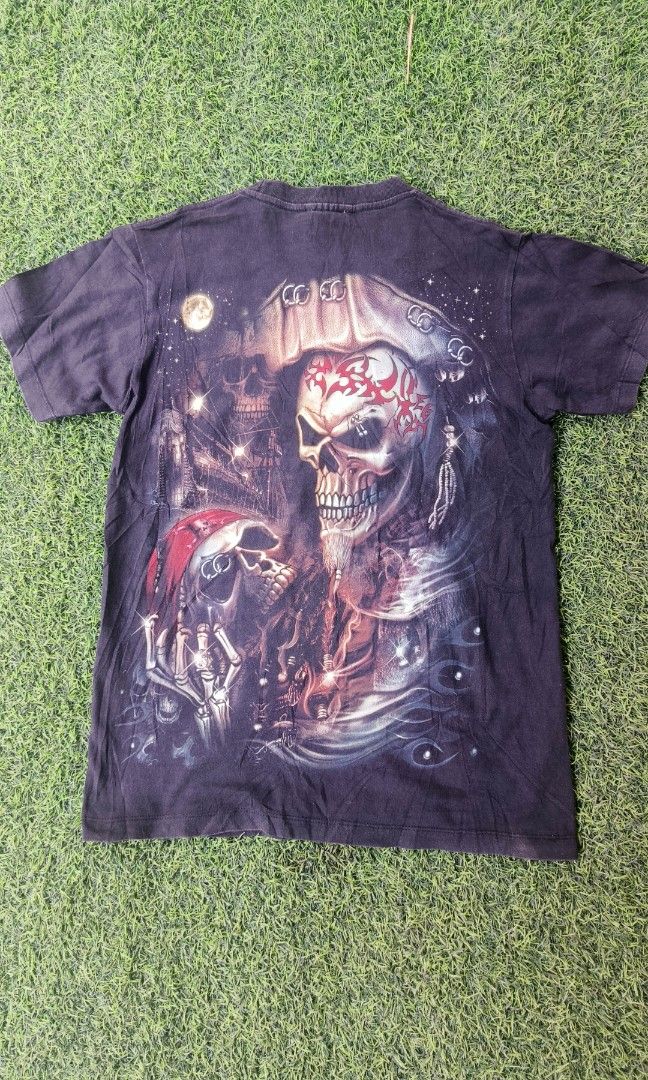 Y2k gothic skull back to back T-shirt (Category: Tshirts & Polo Shirts ) located in Manila. Submitted by mackussil (Listing ID 1465695447, Image 3). Description: as new condition no issue solid in person.