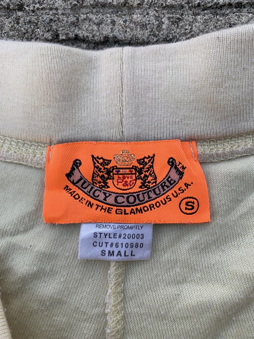 Y2K juicy couture short (Category: Shorts) located in Cebu City. Submitted by arsenyong (Listing ID 1465710961, Image 3). Description: Waist:28-30 Length :11 Hem :11 Issue: last pic Very good condition .