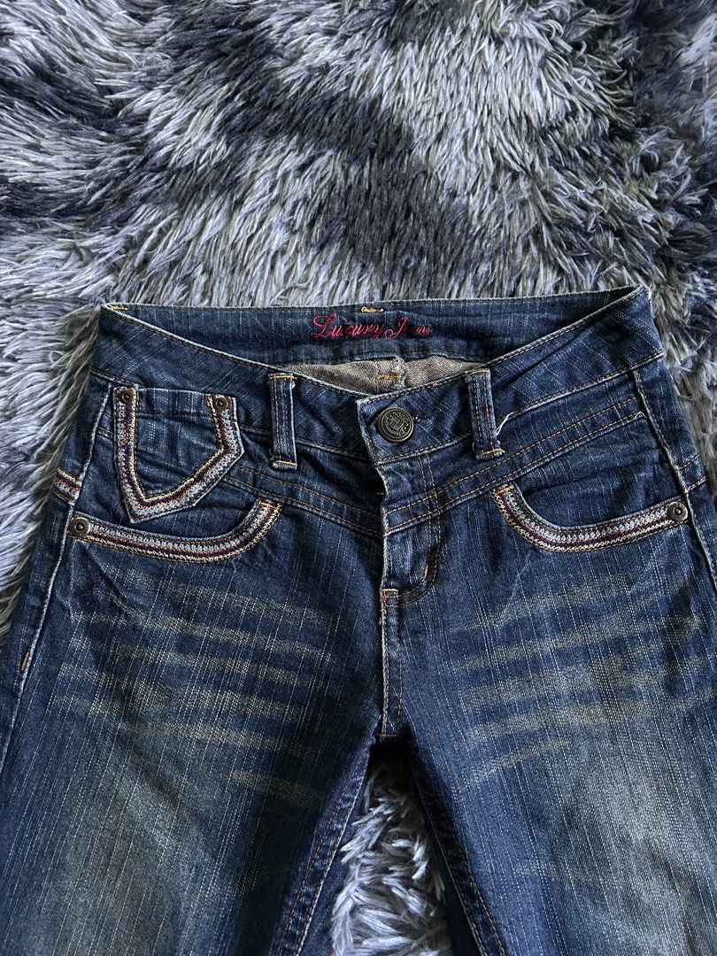 Y2k Luxury “Buckle belt Back” Bootcut Jeans (Category: Jeans) located in Baao. Submitted by prettysixtythrift_17 (Listing ID 1465607231, Image 3). Description: Y2k Luxury “Bucke Back” Bootcut Jeans ▪️Waistline: 28-31 ▪️Length: 33.5 ▪️Hem: 8 ▪️Hips: 15.5 ▪️Leg Thigh: 9.5 ▪️Rise: 8.5 ▪️Inseam: 25 .