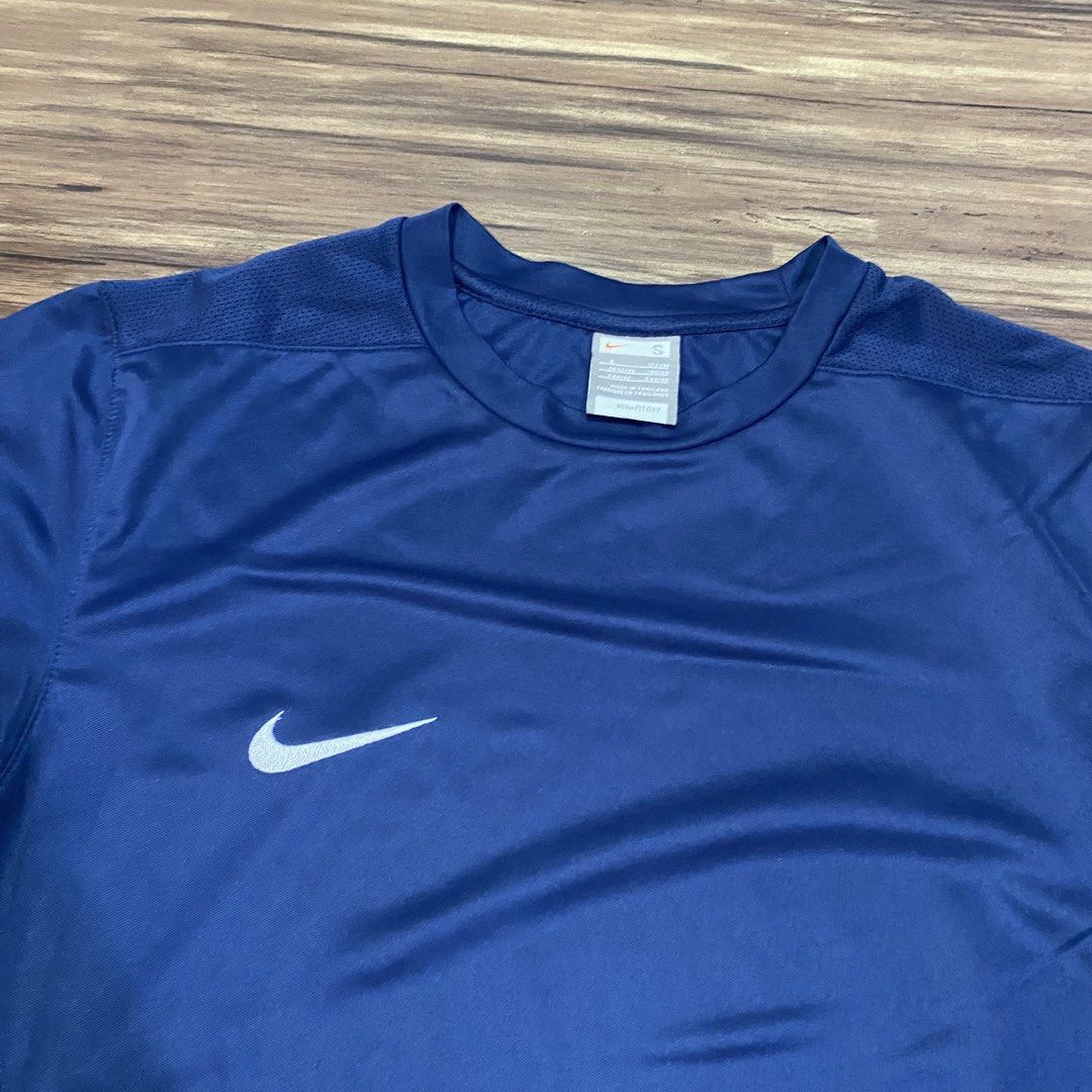 Y2k Nike Drifit Shirt (Category: Tshirts & Polo Shirts ) located in Cebu City. Submitted by accurate.curations.ceb (Listing ID 1465703190, Image 2). Description: Y2k Nike Dri fit shirt Excellent Condition COLOR RATE: 9.5/10 Issues: None Medium Measurements: Width: 19 inches Length: 27 inches Price + Sf 📍Cebu Shipping via J&T NO COD/COP PAYMENT FIRST VIA GCASH OR BANK Unli vouch and VC for legitimacy dm if interested 📩.