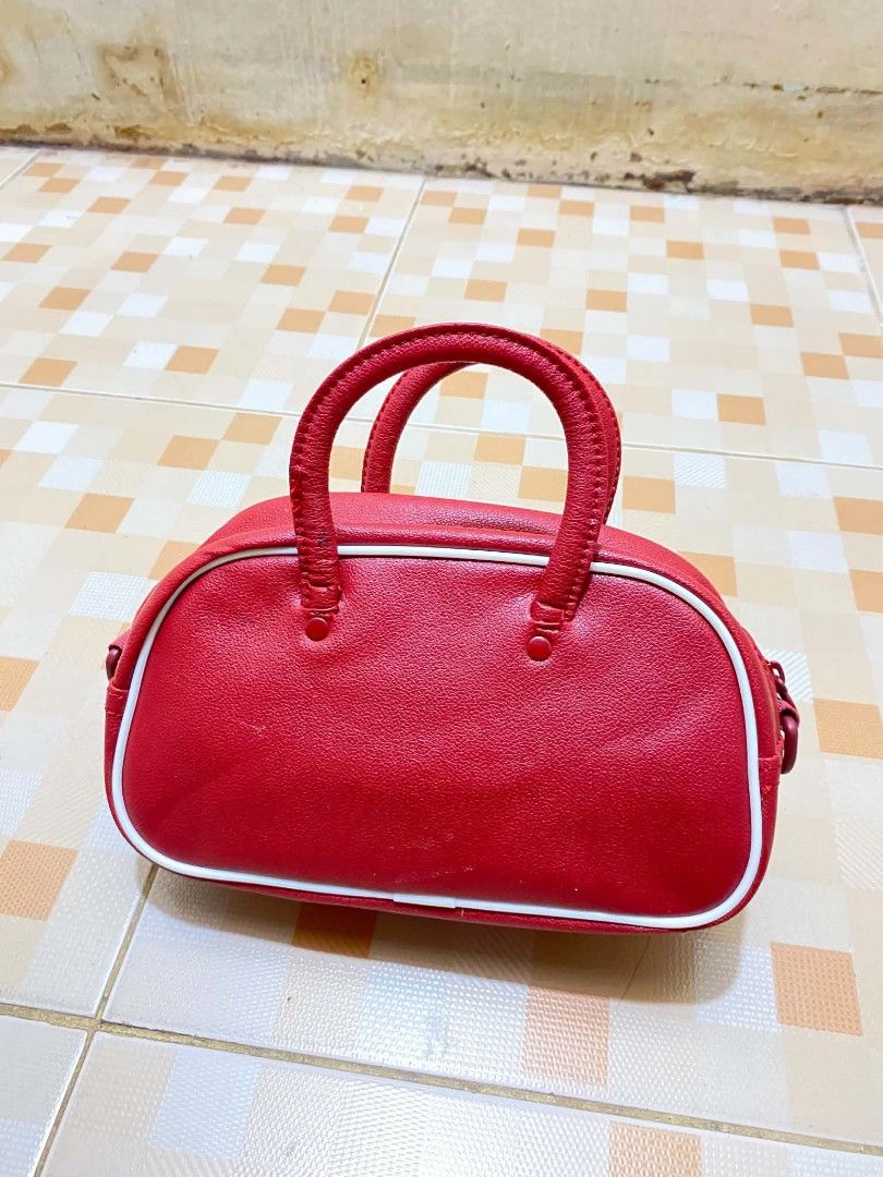 Y2K PUMA BURGUNDY MINI BAG (Category: Cross-body Bags) located in Bacoor. Submitted by jemmskiee. (Listing ID 1465671724, Image 3). Description: Y2K PUMA BURGUNDY MINI BAG HAND BAG - SLING BAG BRANDNEW CONDITION AUTHENTIC NO ISSUE 📌LOC BACOOR CAVITE.