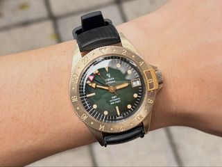 （分類：）位於 。 由 mv_watcheshk 提交（商品編號 1465614956，圖片 1）。簡介： 。