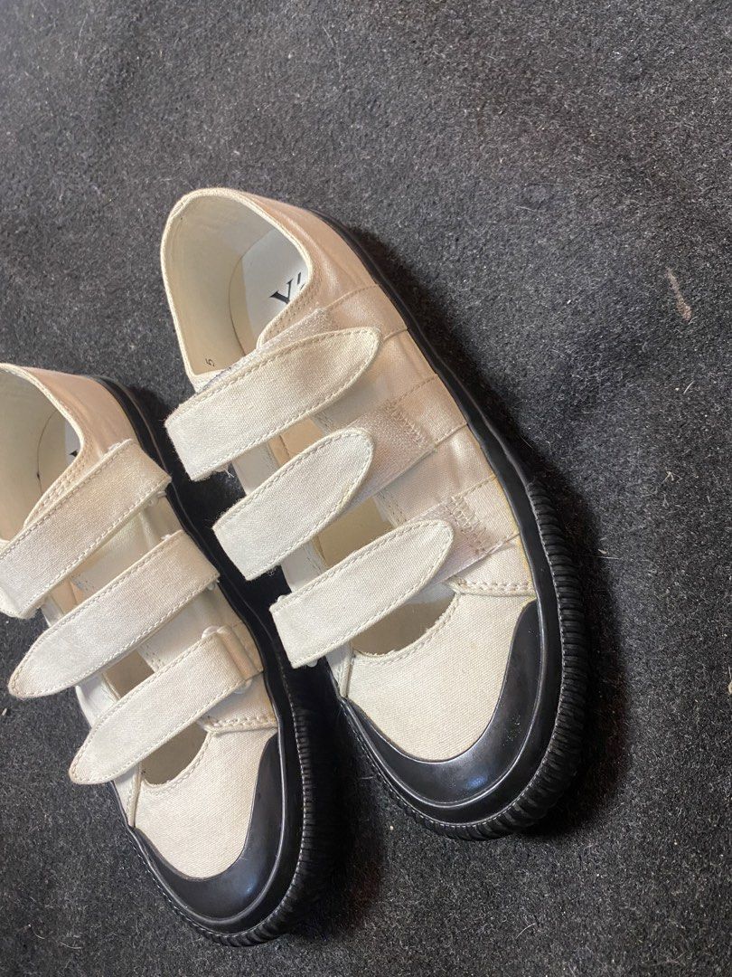 Y’s Canvas Shoes (Category: Sneakers) located in Quezon City. Submitted by loloyz123 (Listing ID 1465729137, Image 2). Description: Y’s Canvas Shoes Condition: Very good/ used Color rate: 9.8/10 Color: White canvas Size: 7 mens outsole: 26.5cm.
