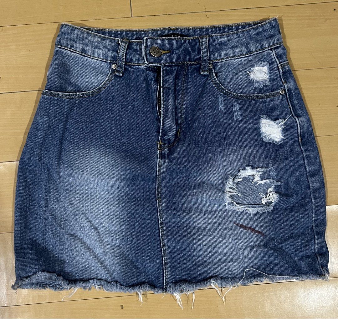 Zalora Basics Distressed Denim Skirt (Category: Skirts) located in Quezon City. Submitted by awidenise (Listing ID 1465673252, Image 1). Description: .