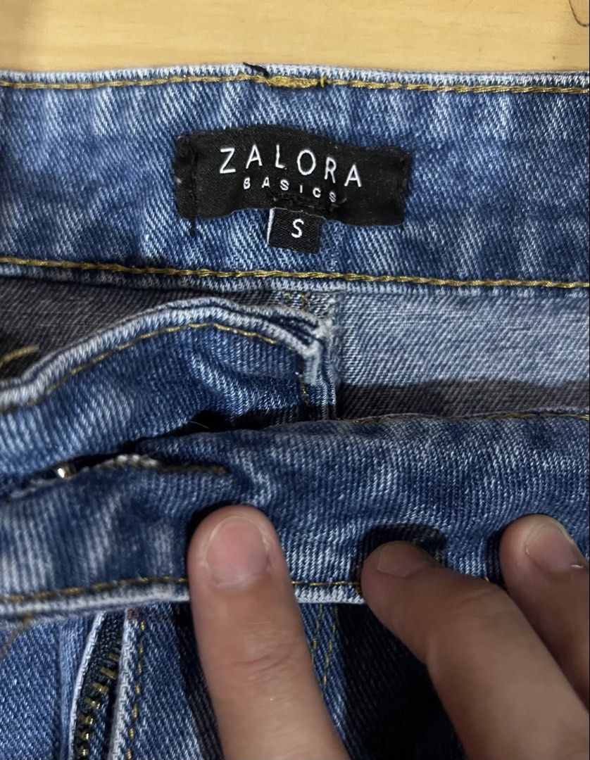 Zalora Basics Distressed Denim Skirt (Category: Skirts) located in Quezon City. Submitted by awidenise (Listing ID 1465673252, Image 2). Description: .