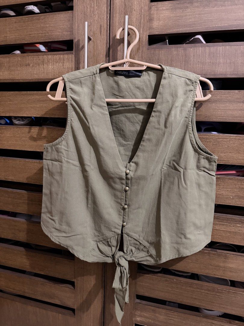Zanzea Top (Category: Blouses) located in Hermosa. Submitted by laviajeraph (Listing ID 1465589224, Image 1). Description: Decluttering! 🧺💕 Selling my preloved tops at super affordable prices. 👚 Good condition 📸 Check photos for individual price & details 📦 Shipping available 💬 Message me if interested. Grab yours before it’s gone! 🛍️.