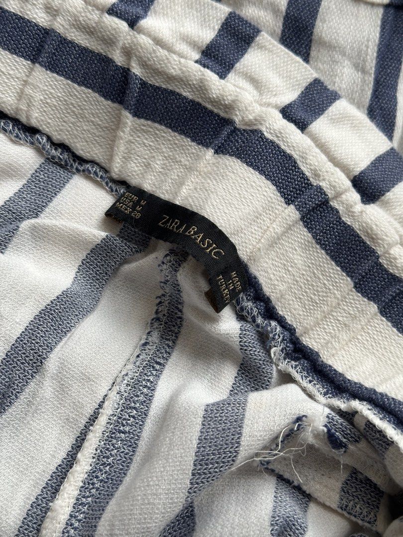 Zara Basic Blue and White Striped Shorts Size M (Category: Shorts) located in Pasig City. Submitted by afterglowpreloved (Listing ID 1465595783, Image 3). Description: .