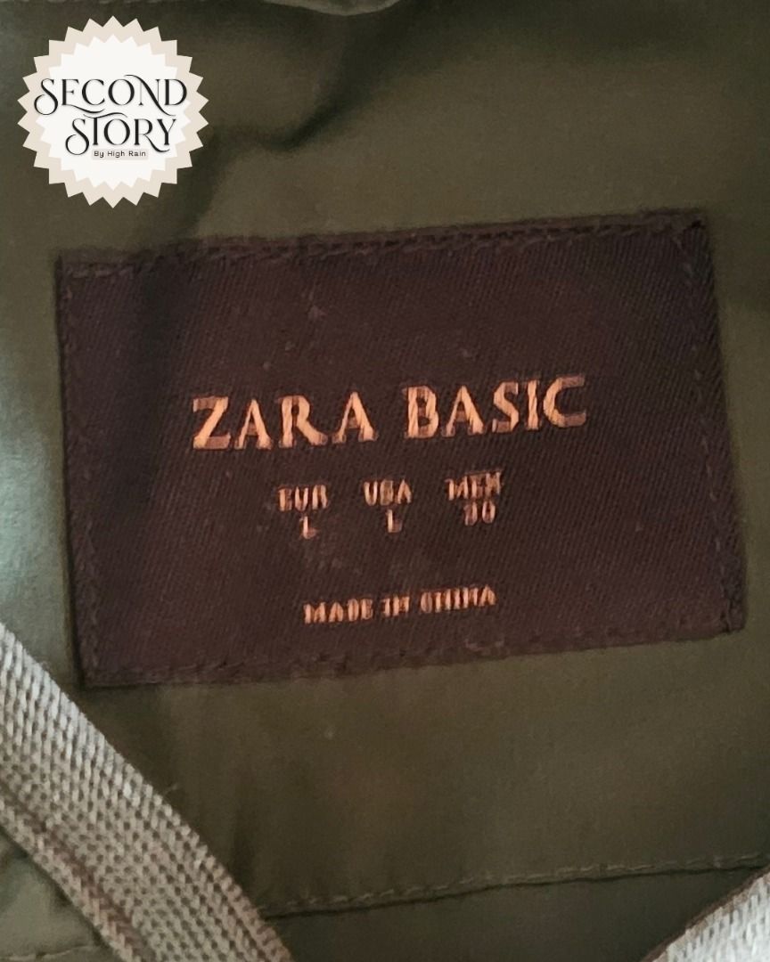 Zara Basic Green Quilted Vest Size L (Category: Coats, Jackets and Outerwear) located in Cavite. Submitted by secondstorybyhighrain (Listing ID 1465601980, Image 1). Description: - Design: Quilted vest with stand-up collar - Closure: Full zip and snap button front - Great for Autum or Early Winter B 19 L 22.
