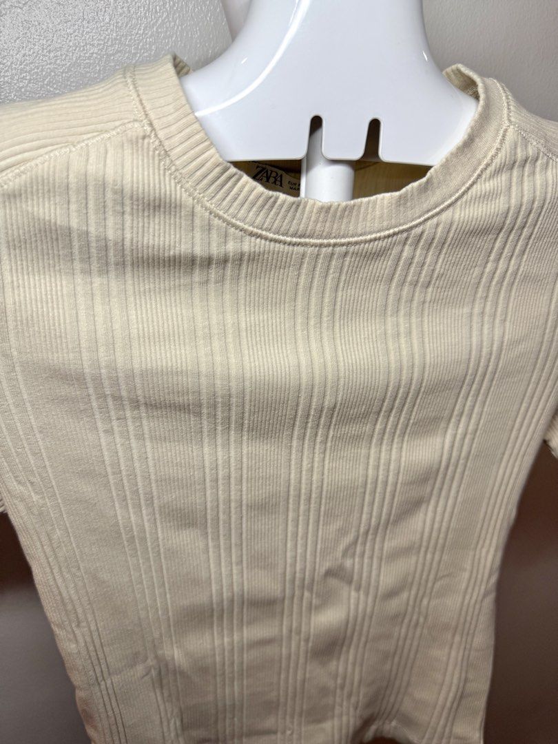 ZARA Beige Ribbed Top (Category: Shirts) located in Quezon City. Submitted by wear.again.ph (Listing ID 1465733829, Image 2). Description: 🩵 negotiable.