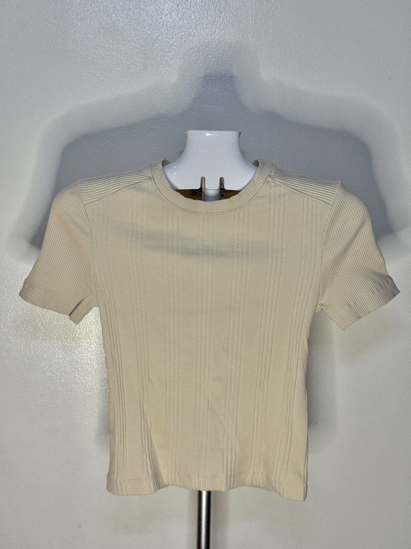 ZARA Beige Ribbed Top (Category: Shirts) located in Quezon City. Submitted by wear.again.ph (Listing ID 1465733829, Image 3). Description: 🩵 negotiable.