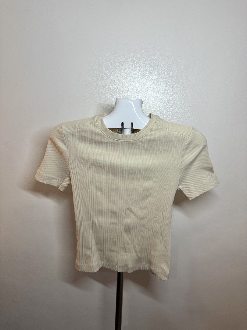 ZARA Beige Ribbed Top (Category: Shirts) located in Quezon City. Submitted by wear.again.ph (Listing ID 1465733829, Image 1). Description: 🩵 negotiable.