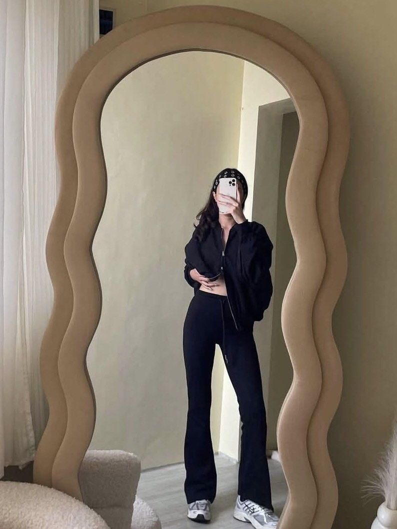 Zara Tracksuit Coords (Category: Sets or Coordinates) located in Manila. Submitted by nadz.28 (Listing ID 1465716124, Image 1). Description: -bomber jacket(double zipper) & flare pants -thick fabric Auth Zara black small .