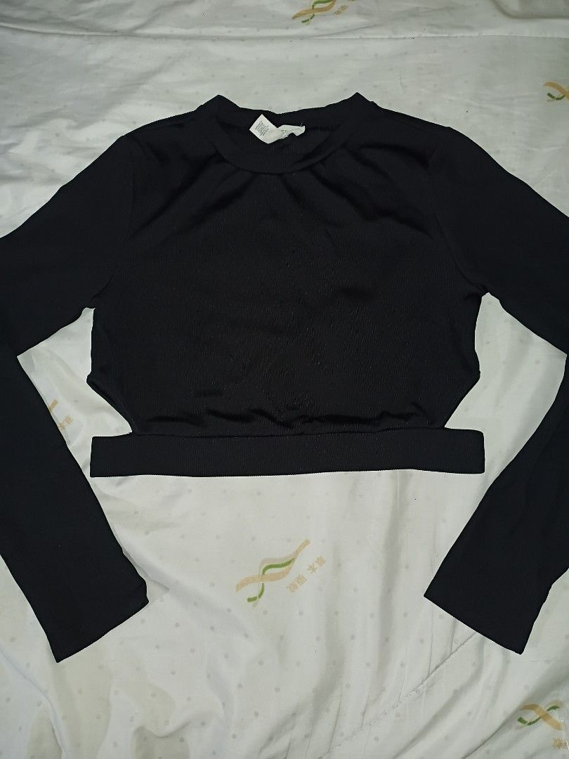 ZARA and F21 top (Category: Sleeveless) located in Makati City. Submitted by closet.declutterph (Listing ID 1465609937, Image 1). Description: Like new No issues.
