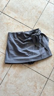 (Category: ) located in . Submitted by shop.kayescloset (Listing ID 1465630205, Image 1). Description: .
