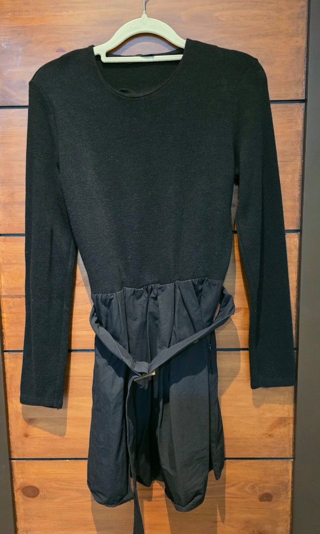 Zara long sleeve dress (Category: Dresses) located in Quezon City. Submitted by aslvn (Listing ID 1465637834, Image 1). Description: top part is knitted with zipper on the side.