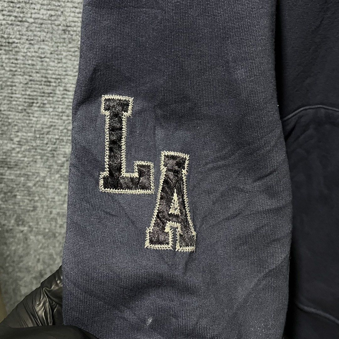 ZARA LOS ANGELES (Category: Coats, Jackets and Outerwear) located in Naga. Submitted by goodfinds_only.v1 (Listing ID 1465703296, Image 3). Description: FOR SALE -ZARA LOS ANGELES HOODIE SIZE:LARGE MEASUREMENTS WIDTH:24 INCH LENGTH:30 INCH COLOR RATE:9/10 COLOR MAY VARY DUE TO LIGHTNING GOOD CONDITION NO FLAWS DM ME TO PURCHASE! LOCATION:NAGA CITY BICOL.
