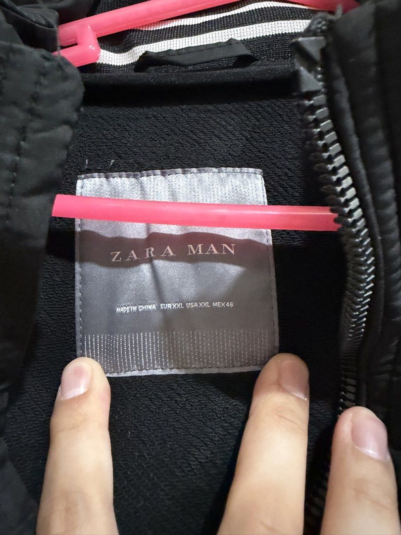 Zara Man Puffer Jacket Black size XXL (Category: Coats, Jackets and Outerwear) located in Manila. Submitted by preloved_new_forsale (Listing ID 1465636270, Image 3). Description: .