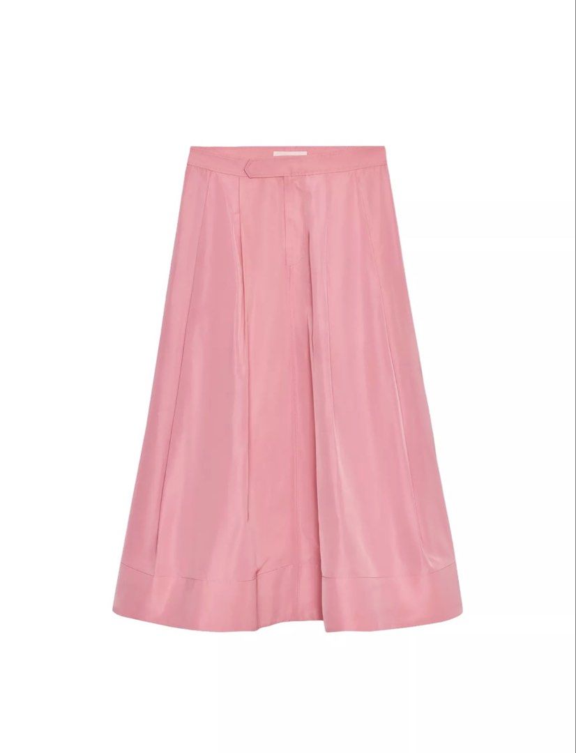 Zara midi skirt (Category: Skirts) located in Makati City. Submitted by lheigg (Listing ID 1465636991, Image 1). Description: Brandnew Small size.