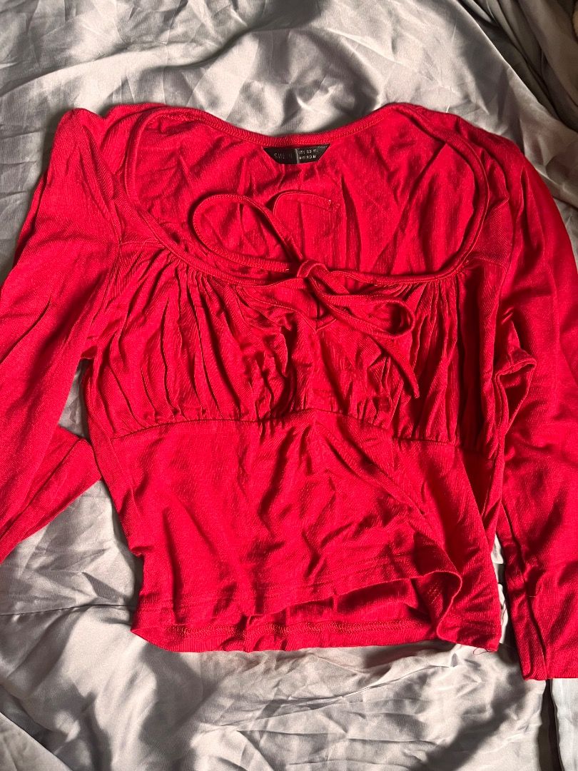 Zara ribbed green top with front slit size S (Category: Blouses) located in Rizal. Submitted by hotchocopao (Listing ID 1465628197, Image 2). Description: RANDOM USED CLOTHES 100 each only!.