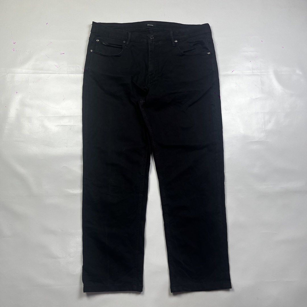 ZZegna Black Jeans Size 36 (Category: Jeans) located in Lucena. Submitted by nifty_finds (Listing ID 1465644602, Image 1). Description: - Brand: Z Zegna - Size: 36 - Color: Clean solid black wash - Material: Cotton blend with stretch for added comfort - Closure: Classic button fly with branded hardware - Design: Standard five-pocket styling.