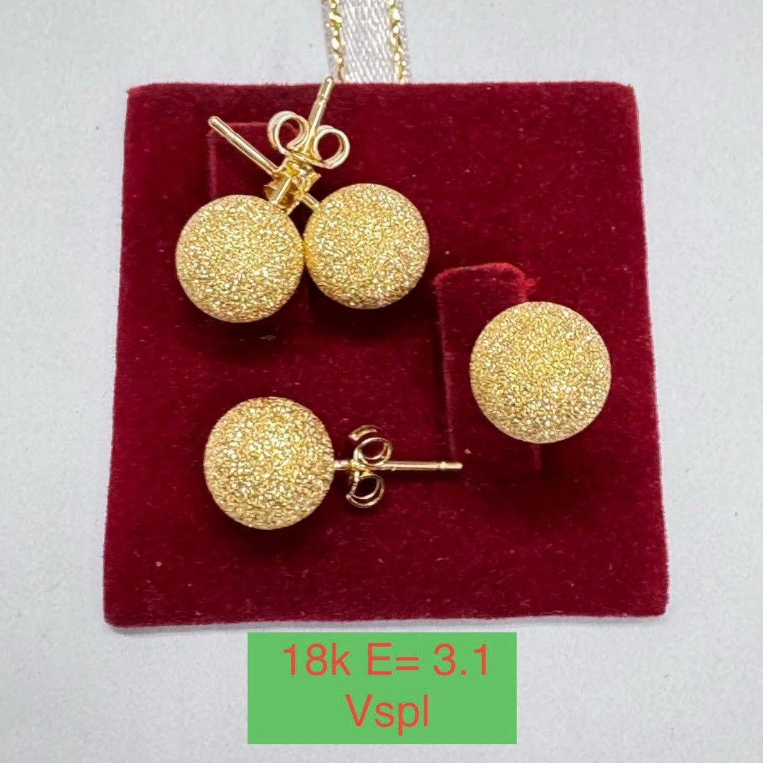 18k Saudi gold matte ball earrings (Category: Earrings) located in Manila. Submitted by bhelgoldseller2ndaccount (Listing ID 1471232204, Image 2). Description: New!!✨New!!✨New!! Authentic 18k Saudi Golds 💯pawnable/naisasanla 💯with high appraisal rate 💯good investment 💯Direct supplier price 👉OPEN for resellers 🌺please take time to evaluate their actual sizes and grams 👉Best panggift for all occasions ✅ Sold per grams not per piece Kya lowes