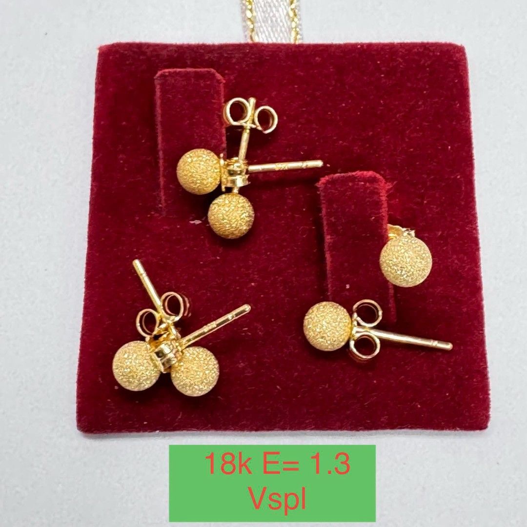 18k Saudi gold matte ball earrings (Category: Earrings) located in Manila. Submitted by bhelgoldseller2ndaccount (Listing ID 1471232204, Image 3). Description: New!!✨New!!✨New!! Authentic 18k Saudi Golds 💯pawnable/naisasanla 💯with high appraisal rate 💯good investment 💯Direct supplier price 👉OPEN for resellers 🌺please take time to evaluate their actual sizes and grams 👉Best panggift for all occasions ✅ Sold per grams not per piece Kya lowes