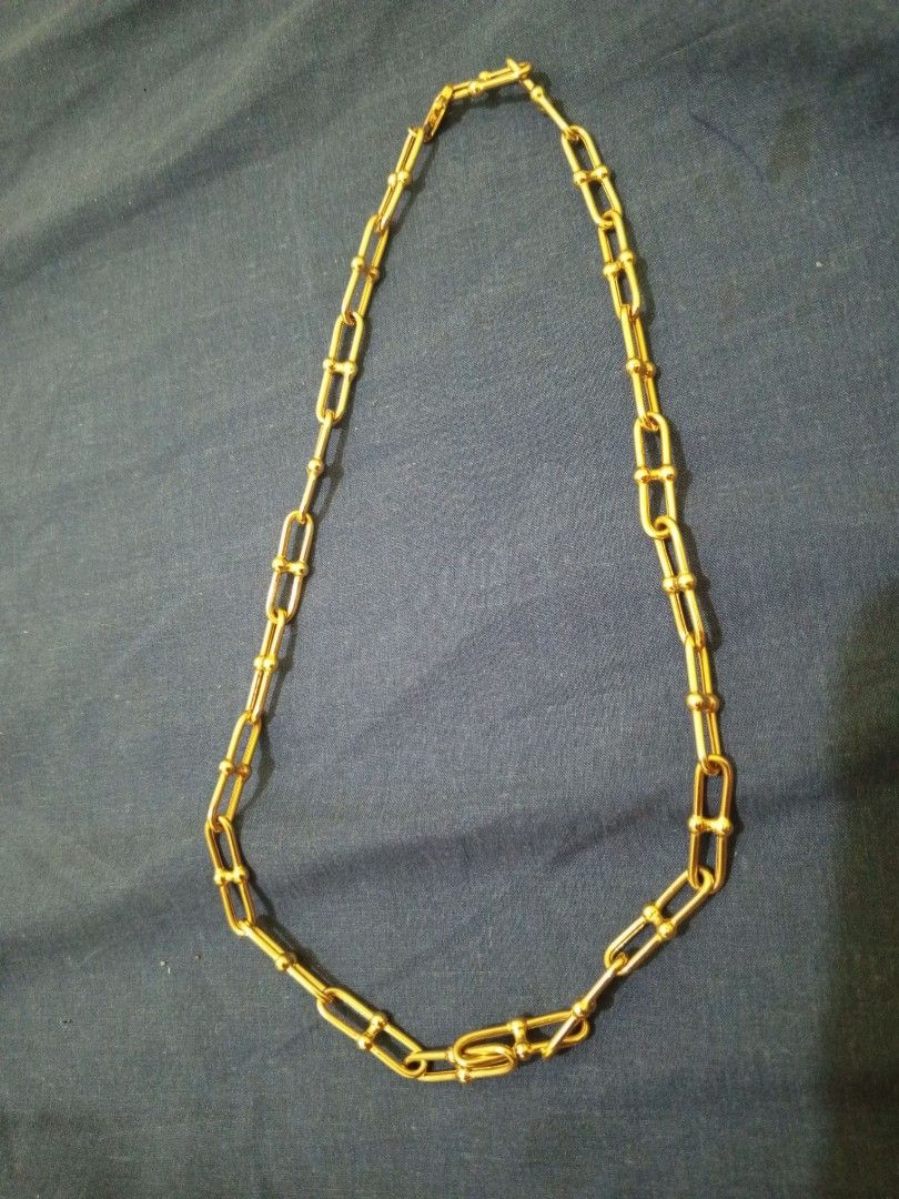 18k tiffany hardware (Category: Necklaces) located in Quezon City. Submitted by BEvs_closet (Listing ID 1471189070, Image 1). Description: 10.5grmrs 18inches 7300/g.