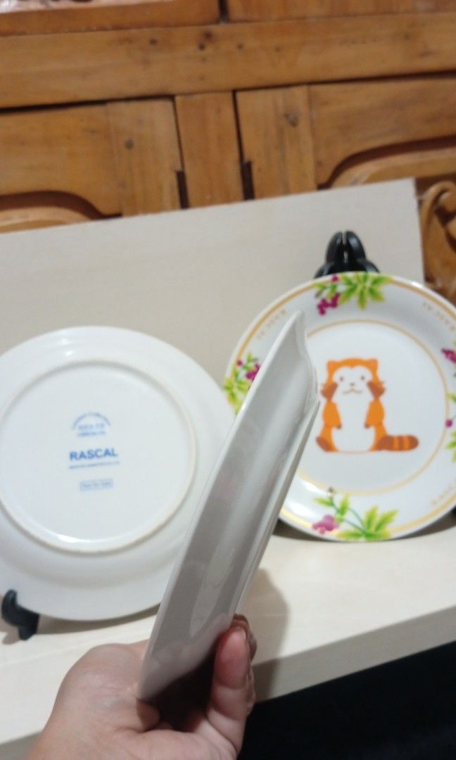 19 by 2cm set 3pcs vintage raccoon rascal ceramic plates (Category: Other Kitchenware & Tableware) located in Echague. Submitted by manikaisabelavarietyshop (Listing ID 1471137005, Image 3). Description: 19 by 2cm set 3pcs vintage raccoon rascal ceramic plates.