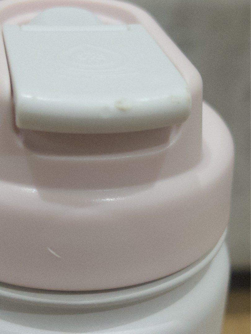 22 Oz. Vanilla Spiced AquaFlask Water Bottle (Category: Water Bottles & Tumblers) located in Manila. Submitted by extras_bym (Listing ID 1471244344, Image 2). Description: - Brand: AquaFlask - Color: White with soft pink lid and matching silicone boot - Condition: Good, with a minor scuff spot on the spout cover - Features: Double-wall insulation keeps drinks cold all day - Best for: School, gym, office, or daily use - PM for fast shipping and in
