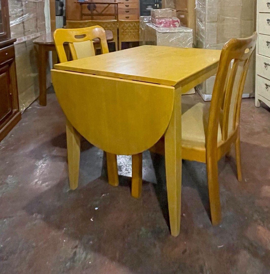 2-Seater Extendable Dining Table and Chairs Set (Category: Tables & Sets) located in Quezon City. Submitted by dannikkishoppe2 (Listing ID 1471177302, Image 3). Description: 2-Seater Extendable Dining Table and Chairs Set‼️₱8000‼️ Elegant and space-saving dining table set with 2 comfortable chairs. Perfect for small dining spaces! Please manage your expectations as there might be minimal flaws. Color may vary due to lighting, it may appear darker