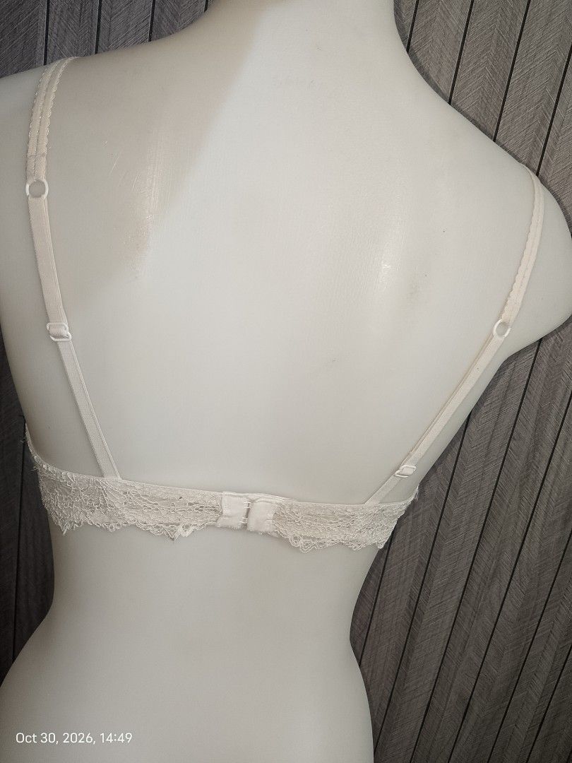 36b super push up bra white (Category: Undergarments & Loungewear) located in Manila. Submitted by truecrystal-1407 (Listing ID 1471180726, Image 3). Description: .
