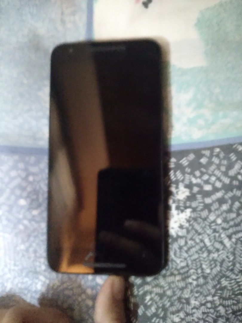 3 defective phones (Category: Android Others) located in Quezon City. Submitted by randombadumdum (Listing ID 1471147970, Image 2). Description: Defective see photos one phone sticking out with battery take all.