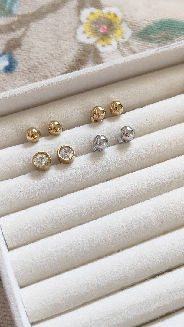 (80 each pair )Minimalist Stud Earrings Set Gold and Silver (Category: Earrings) located in Quezon City. Submitted by thestargazerspica (Listing ID 1471207221, Image 1). Description: -Non Tarnish - Versatile mix of metals and styles for everyday wear.
