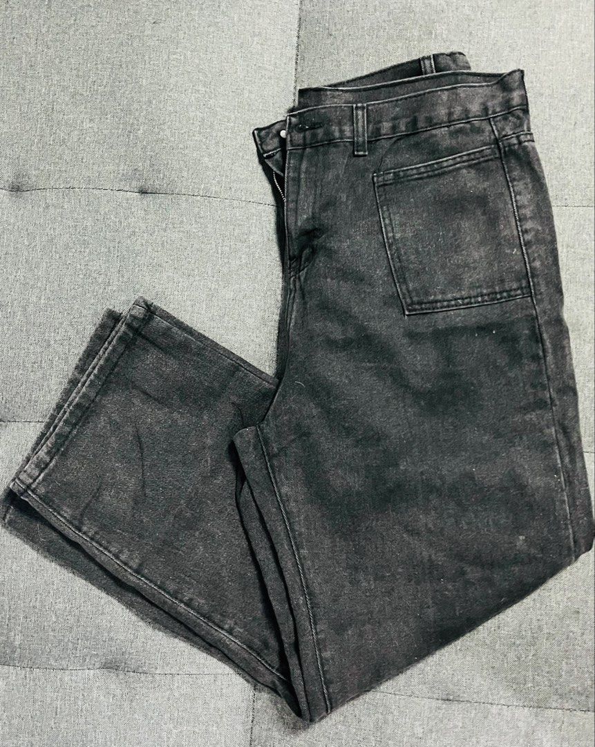 Acid Black Wideleg Pants 31-32 (Category: Jeans) located in Quezon City. Submitted by theclutter__ (Listing ID 1471243392, Image 1). Description: Used once Like new No tags anymore 31-32.