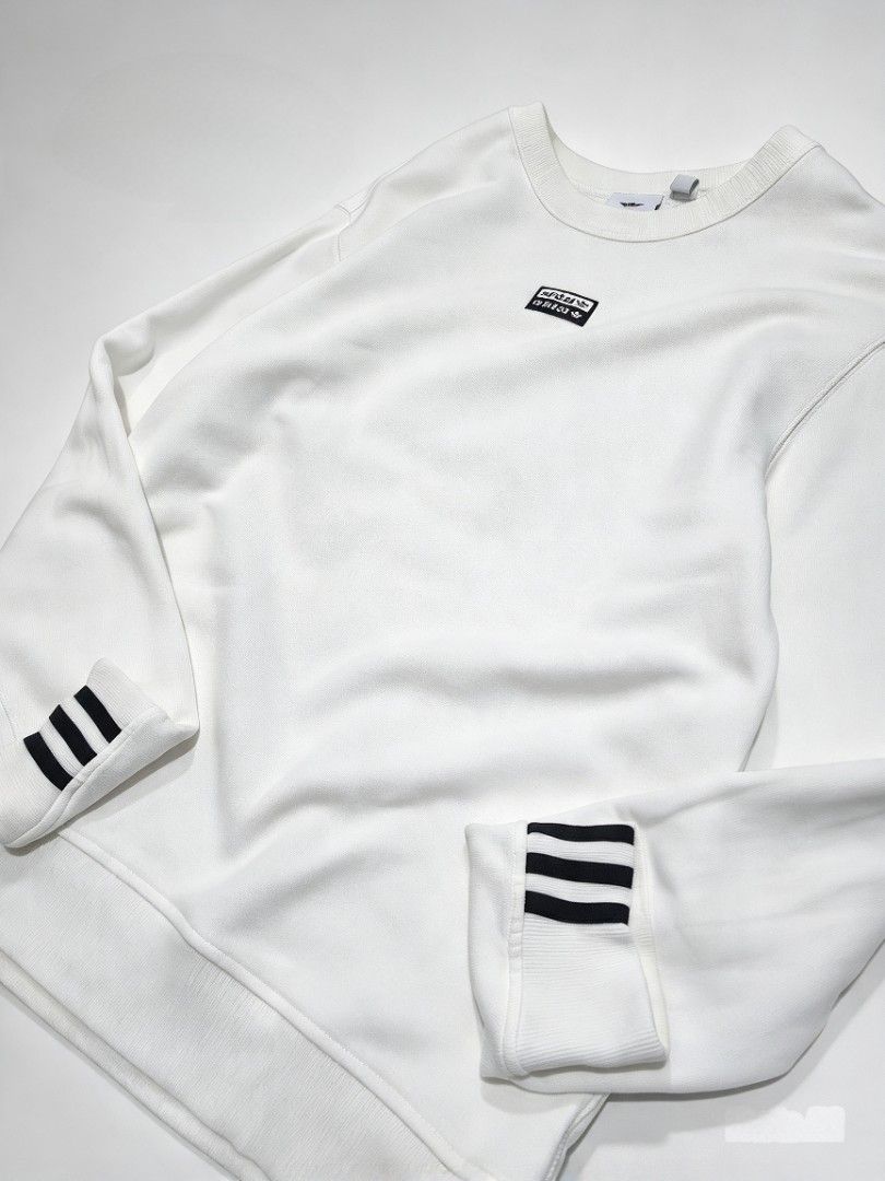 Adidas Crewneck Jacket (Category: Hoodies) located in Cavite. Submitted by behindourstyle (Listing ID 1471231869, Image 1). Description: 550 only 🔥 issue: none authentic Color rate: 9/10 size Large Imus cavite.