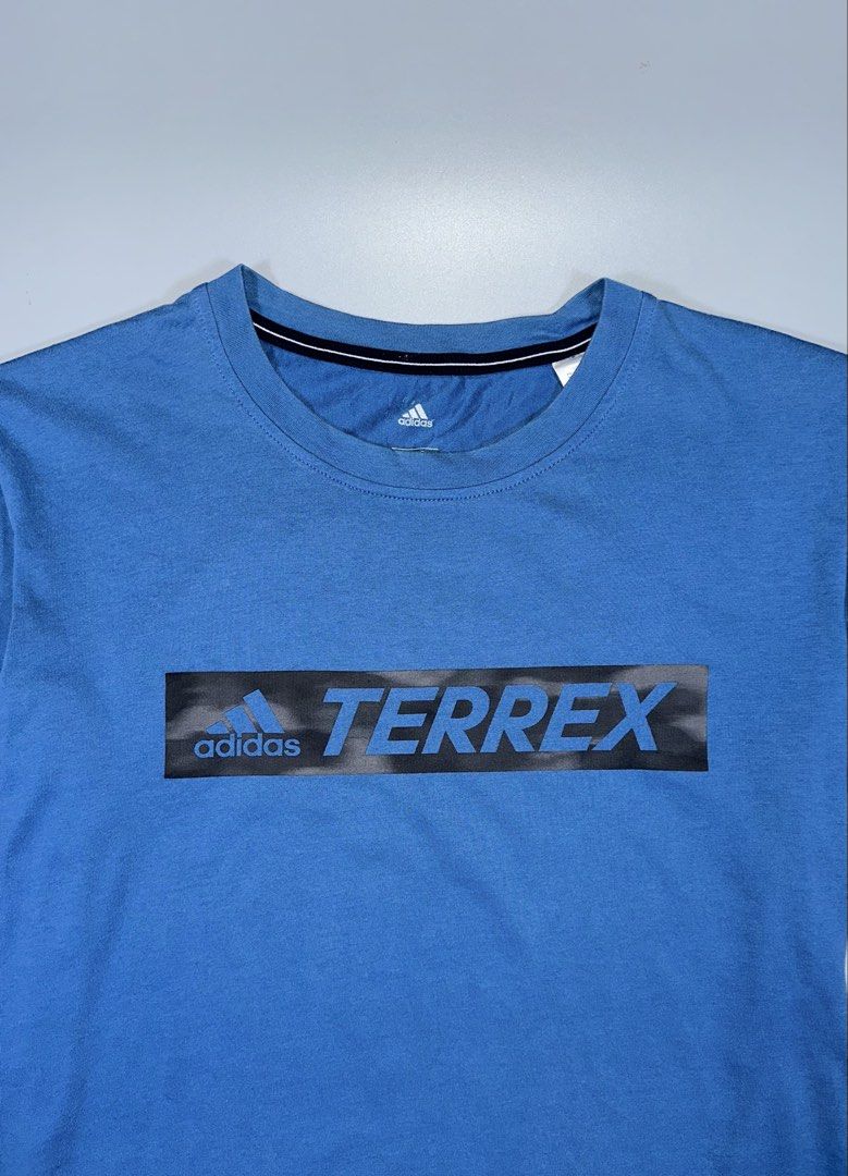 Adidas Terrex Bog logo (Category: Tshirts & Polo Shirts ) located in Alicia. Submitted by rigzone.2025 (Listing ID 1471213605, Image 3). Description: ‼️ FOR SALE | ADIDAS TERREX BOX LOGO ‼️ 🏷️ Adidas Terrex Box Logo 🔥 ✨ Authentic / Original ✨ Excellent Condition ✨ No Major Issues ✅ ✨ Color Rating: 9.5/10 or Better ✨ Color may slightly vary due to lighting 📏 Measurements: • Width: 20” • Length: 26” 📝 Outdoor-ready piece! Perfect for outdoor fi
