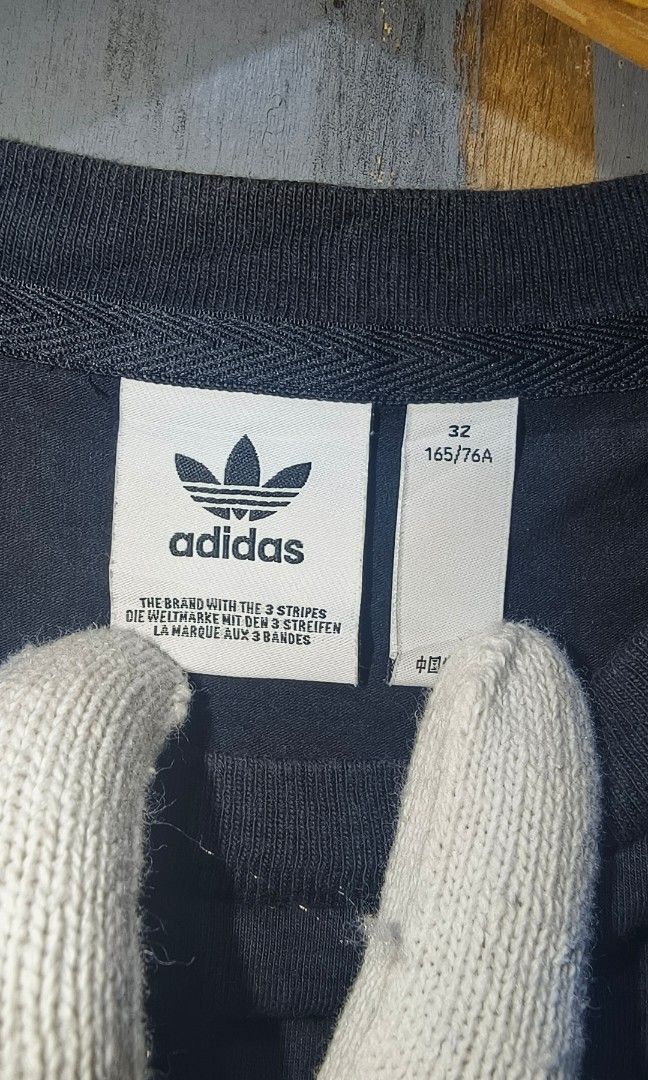 ADIDAS T-SHIRT (Category: Activewear) located in Makati City. Submitted by updownthrift (Listing ID 1471289451, Image 2). Description: NEED WASH.