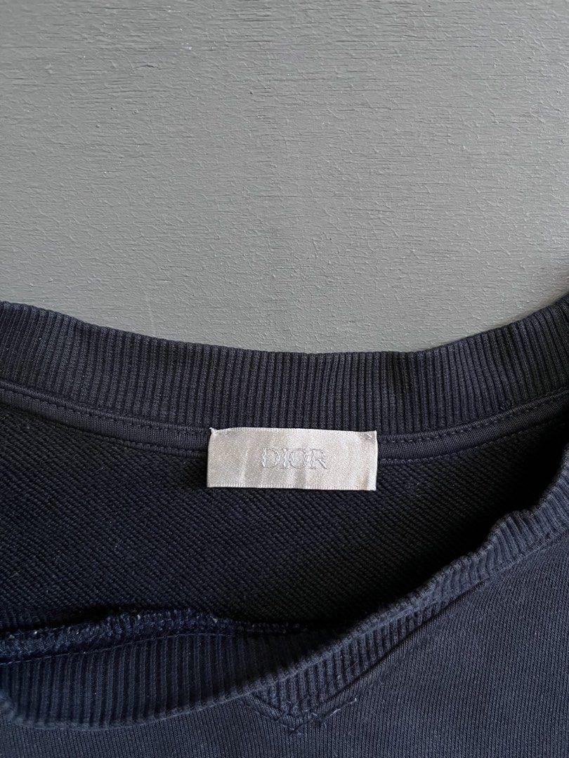 AIR DIOR (Category: Hoodies) located in Bacolod City. Submitted by johnkiercabungcal09 (Listing ID 1471201210, Image 3). Description: AIR DIOR EXCELLENT CONDITION 9.8 COLOR RATE MEDIUM TO LARGE 26 L 21 W .