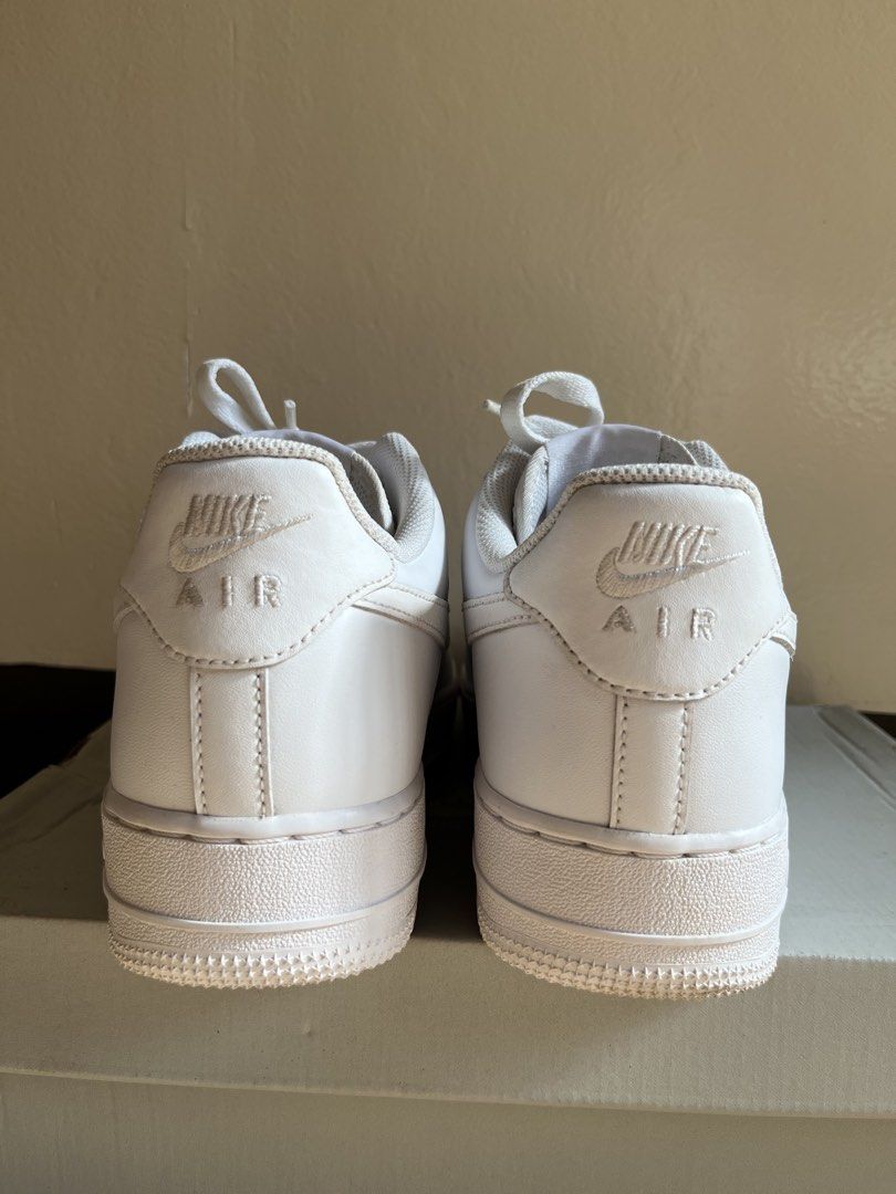 AIR FORCE 1 ‘07 TRIPLE WHITE (Category: Casual Shoes) located in Quezon City. Submitted by shoearchiveph (Listing ID 1471156491, Image 3). Description: FOR SALE! AIR FORCE 1 ‘07 TRIPLE WHITE SIZE 10.5 MENS USED - 9/10 CONDITION ₱3,495 ONLY! COMPLETE WITH BOX! ISSUE/S - SLIGHT HEEL DRAGS AND SLIGHT YELLOWING SA HEEL PART CHECK PICS FOR REFERENCE! PM FOR MORE INFO! LOC: QC.