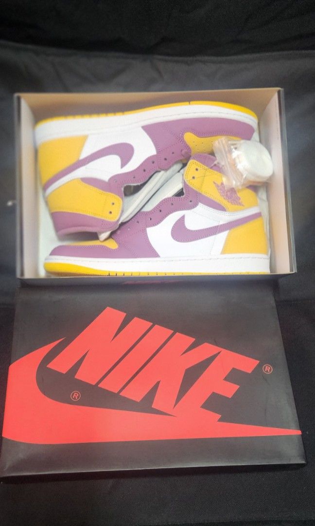 Air Jordan 1 High Og (Category: Sneakers) located in Quezon City. Submitted by rocknstock (Listing ID 1471140203, Image 2). Description: Air jordan 1 High og brotherhood size 11.