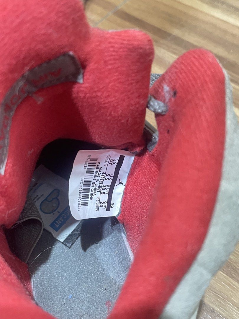 Air Jordan 5 Retro Camo (Category: Sneakers) located in Bacoor. Submitted by dressupxboutique (Listing ID 1471145298, Image 3). Description: Size: US 6Y / UK 5.5 / EUR 38.5 / 24 CM - Lightly used, but has been stored for a long time hence the cracks and flaws. Needs restoration. - no box.