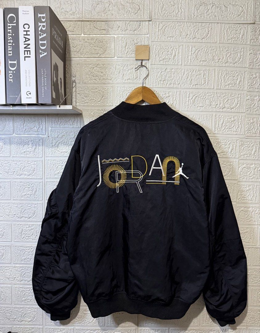 AIR JORDAN LEGACY 2 BOMBER JACKET (Category: Coats, Jackets and Outerwear) located in Baguio. Submitted by kds_stuffs (Listing ID 1471156413, Image 2). Description: Mine: 1.3k 📍A1R JORD4N legacy 2 bomber jacket 😍 Solid neto 🔥 Size: L-XL Dimension: 26L x 25W Color rate: 9/10 Issue: ❌ Excellent condition Need wash Gandara neto 💗.